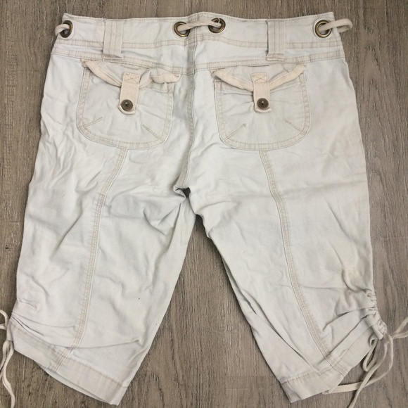 Tan bermudas - Picture 3 of 3